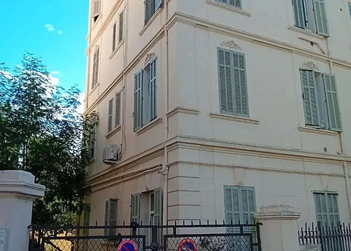 Un Rez De Jardin En Plein Centre